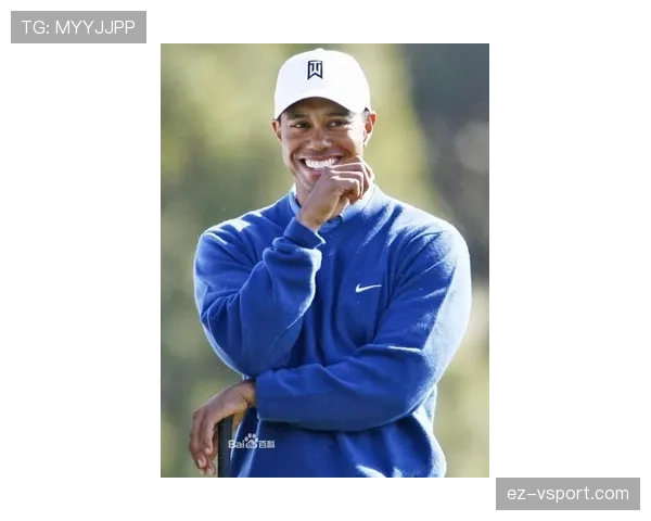 泰格·伍兹客厅里那堆看着随意的摆件，竟然能买我好几个月工资